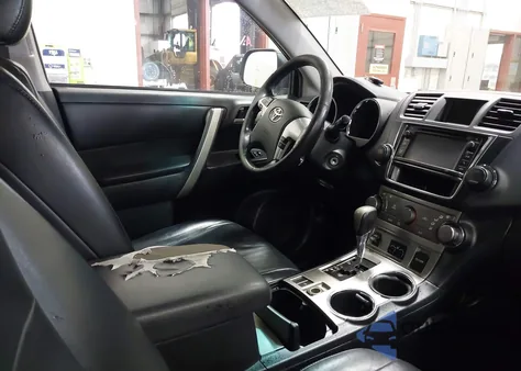 2013 Toyota Highlander Se V6 from USA, damaged, VIN 5TDZK3EH5DS132465